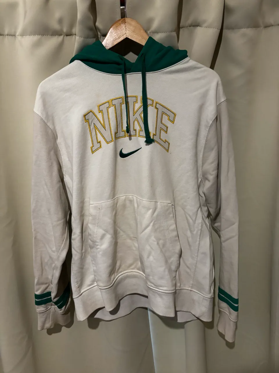 Buzo Nike · Talle M