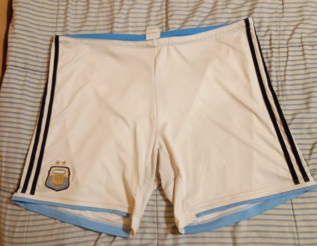 adidas · Talle L