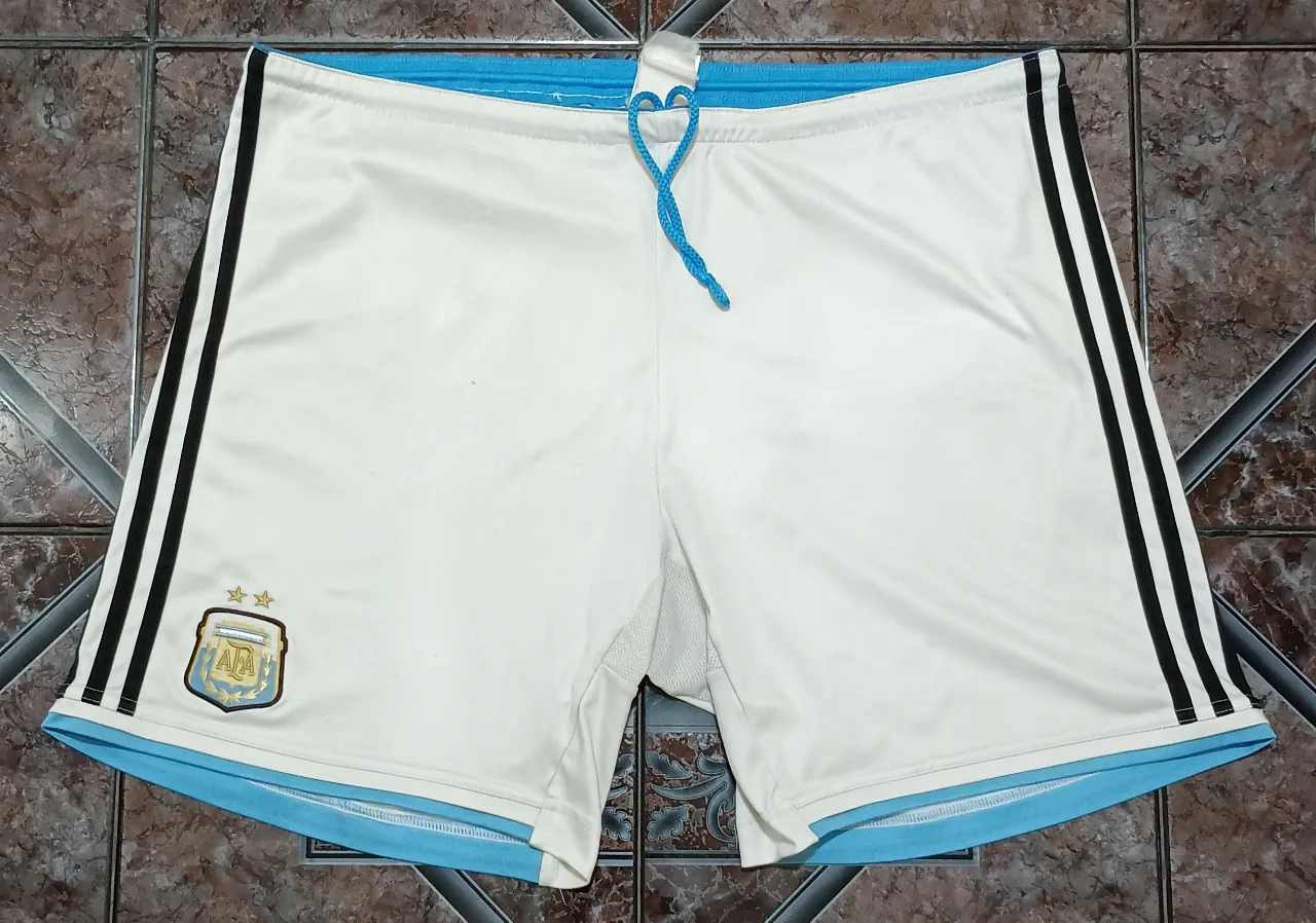 adidas · Talle L
