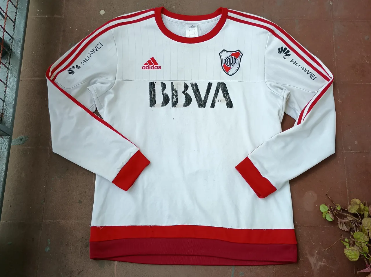 adidas · Talle L