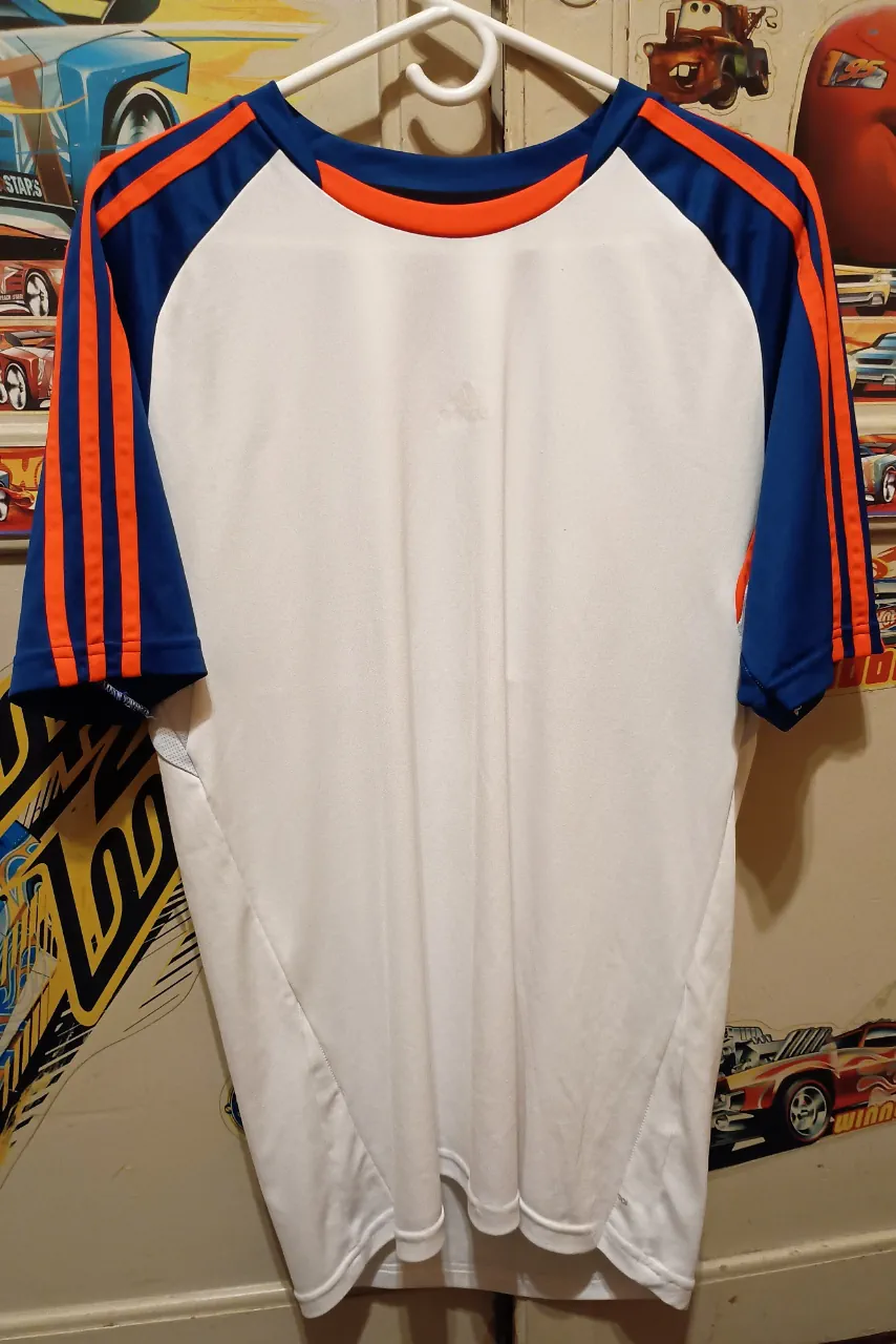 adidas · Talle L