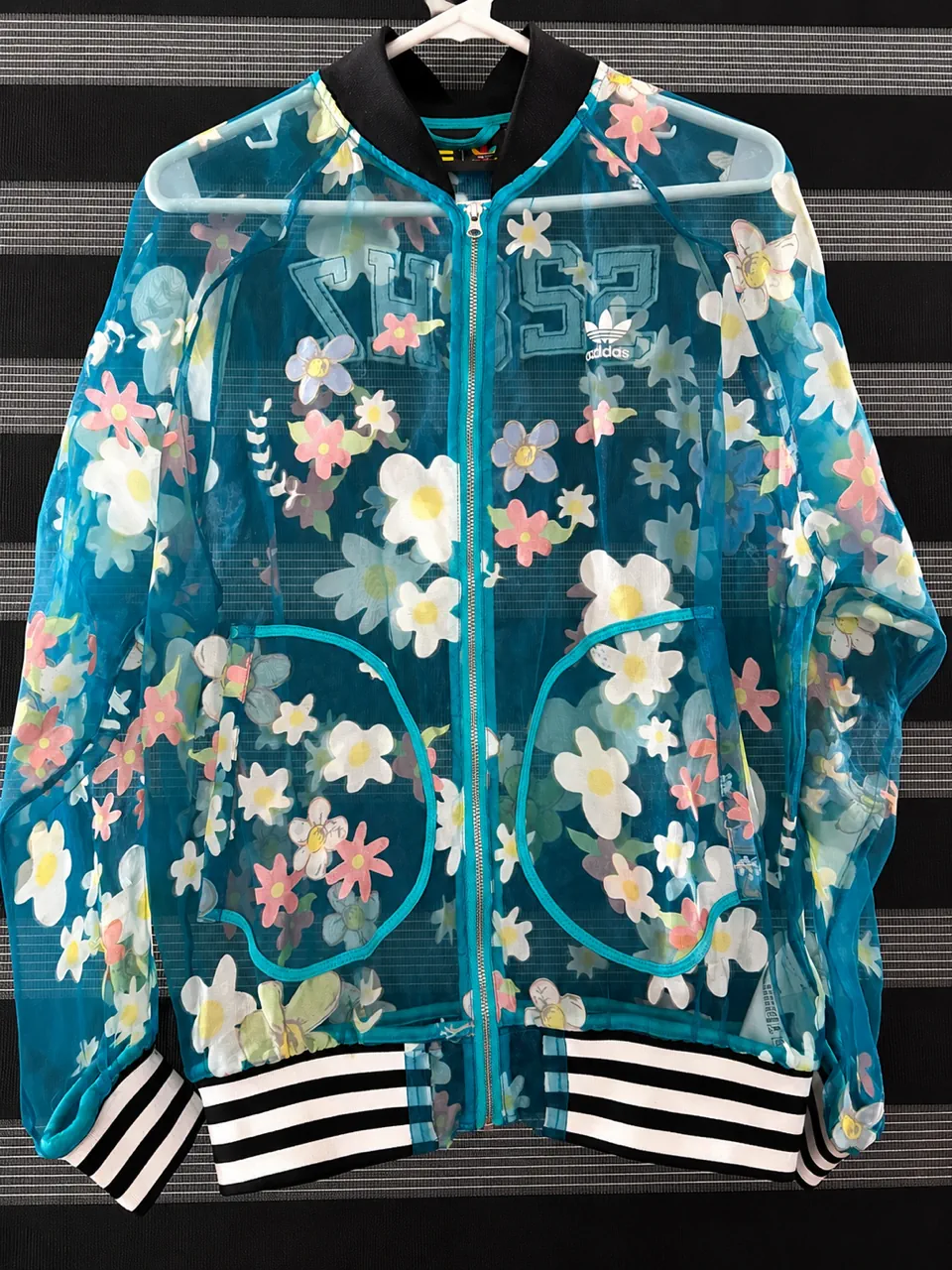 Campera adidas · Talle XS