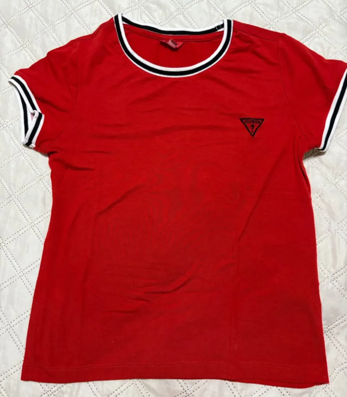 Remera GUESS - imagen 1