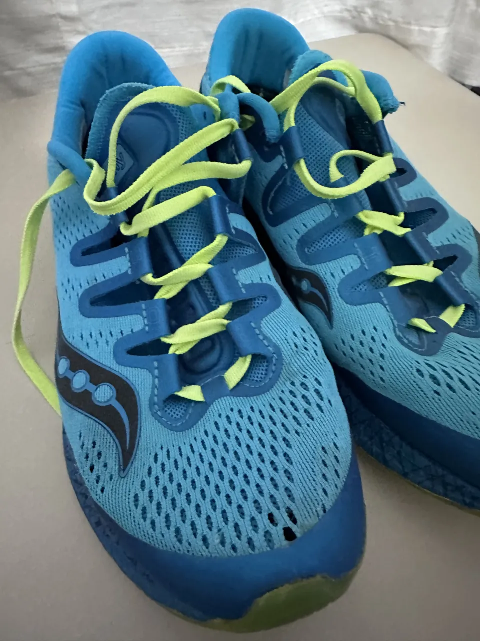 Saucony · Talle US 9