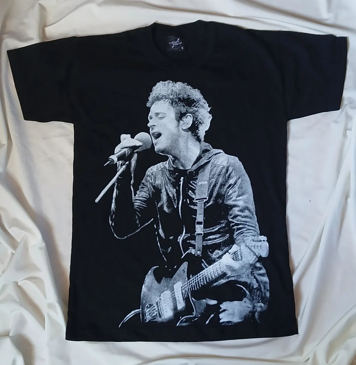 Remera Alto voltaje rock - imagen 1