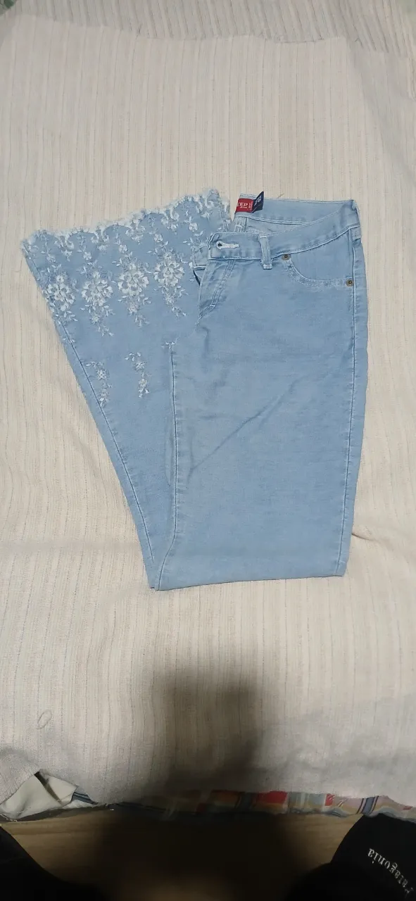Pantalón By deep · Talle MEX/ARG 24
