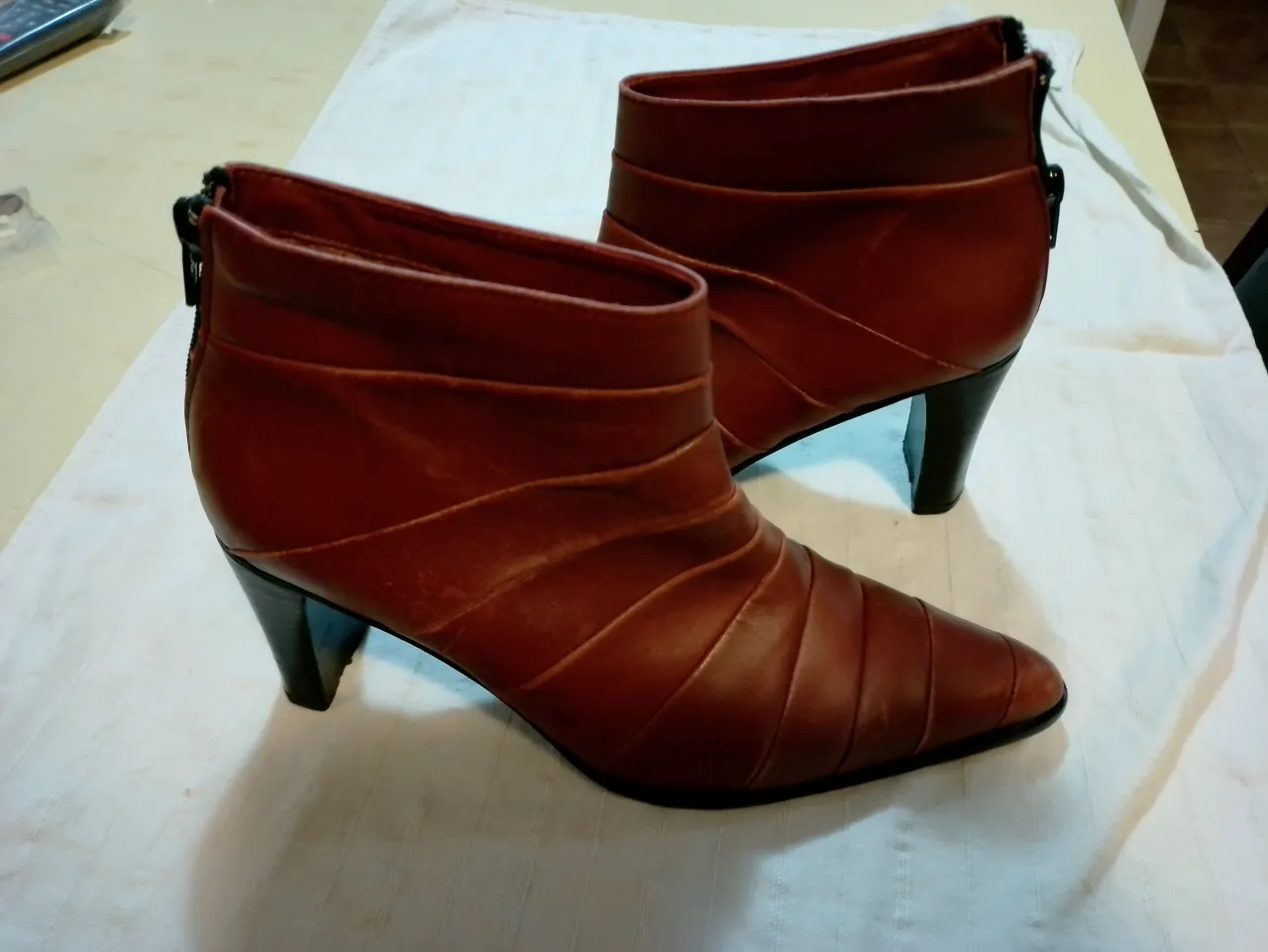 Botas Desconozco · Talle AR 35