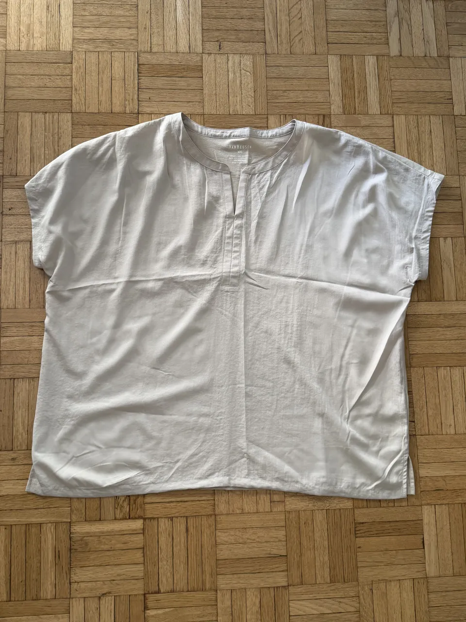 Remera Van Heusen · Talle XXL