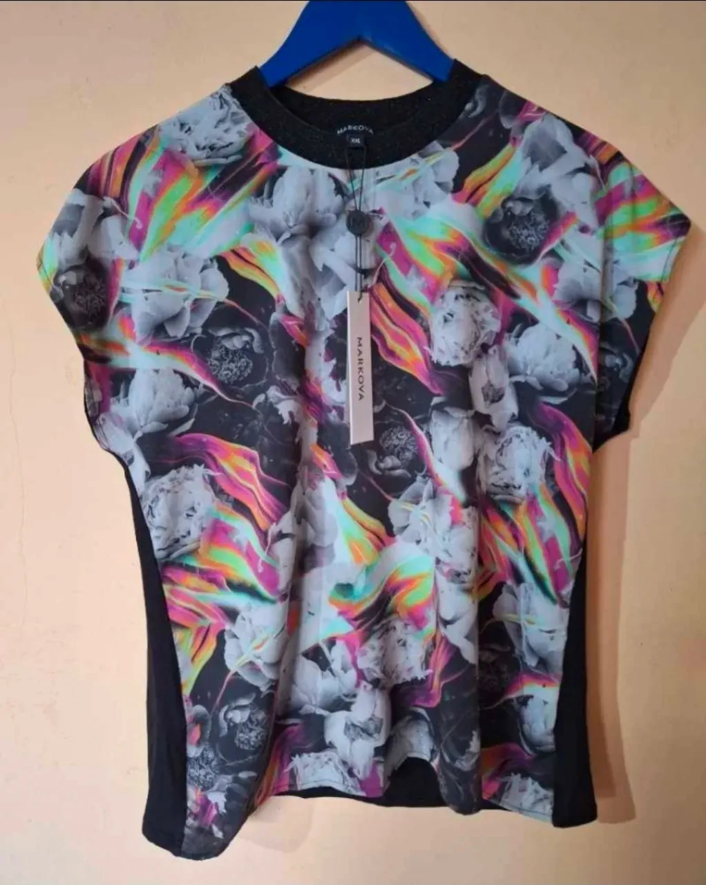 Remera Markova · Talle XXL