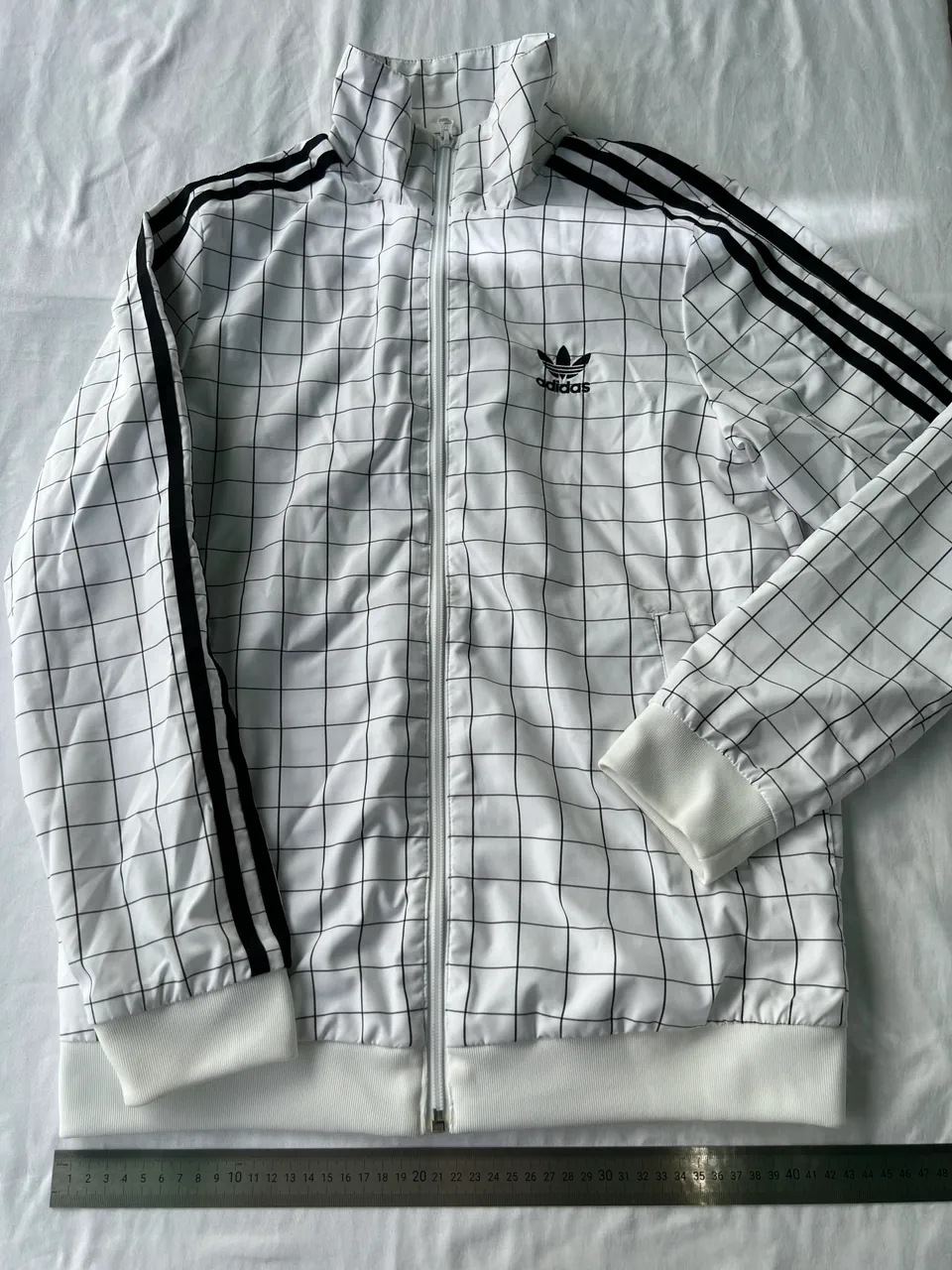 adidas · Talle S