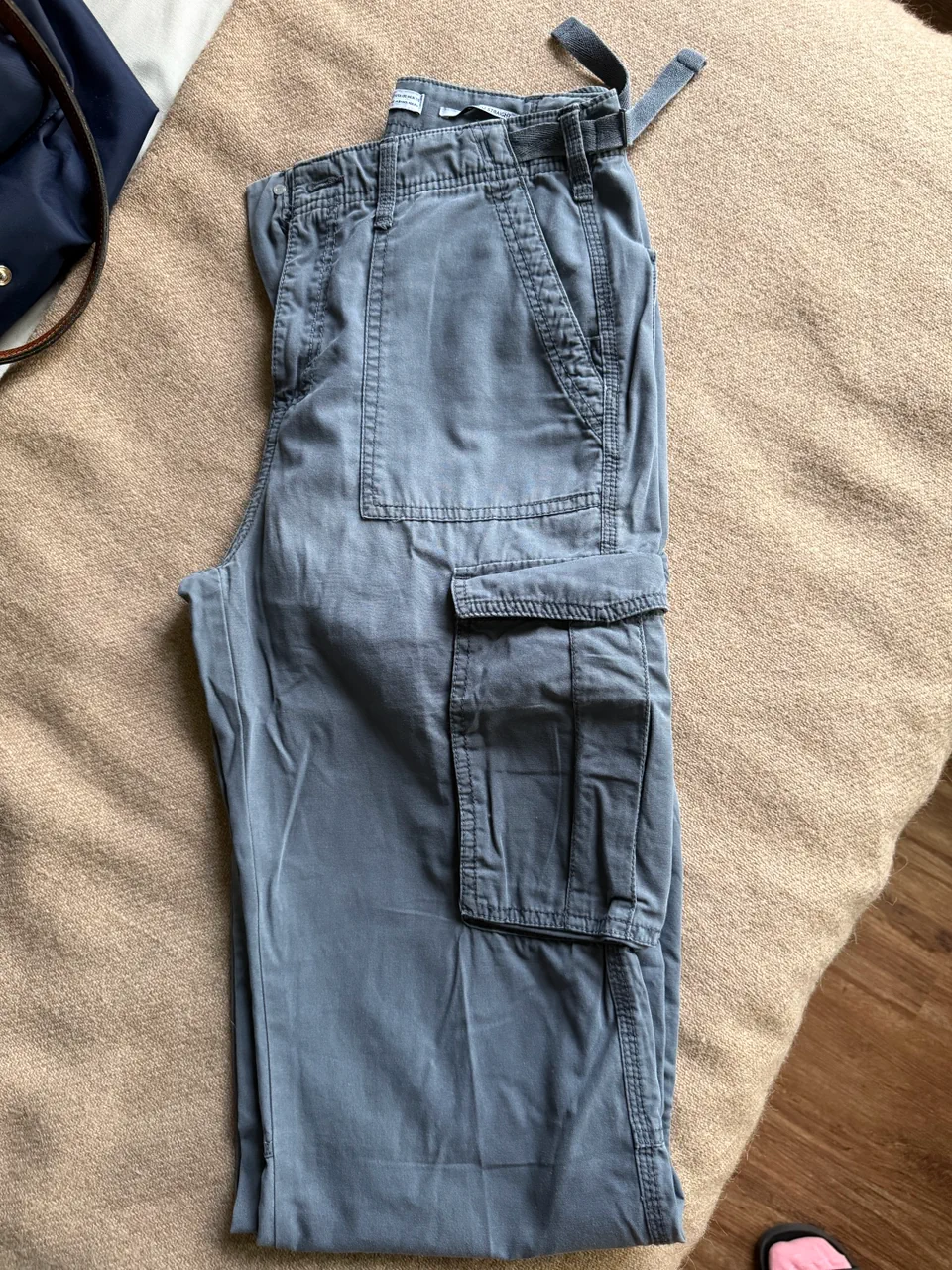 Pantalón Bershka · Talle EU 38