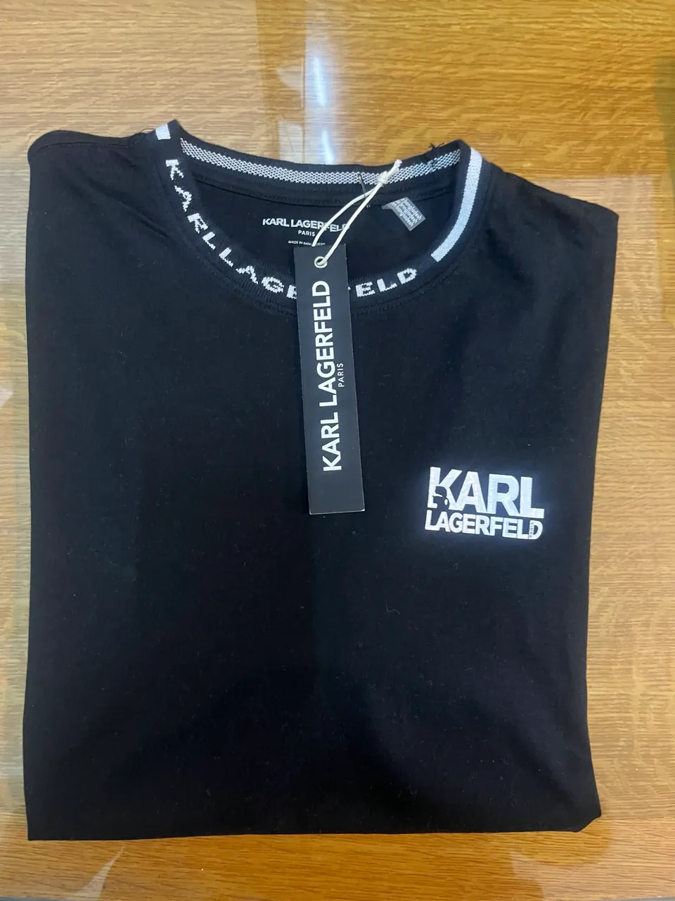 Remera Karl Lagerfeld · Talle M