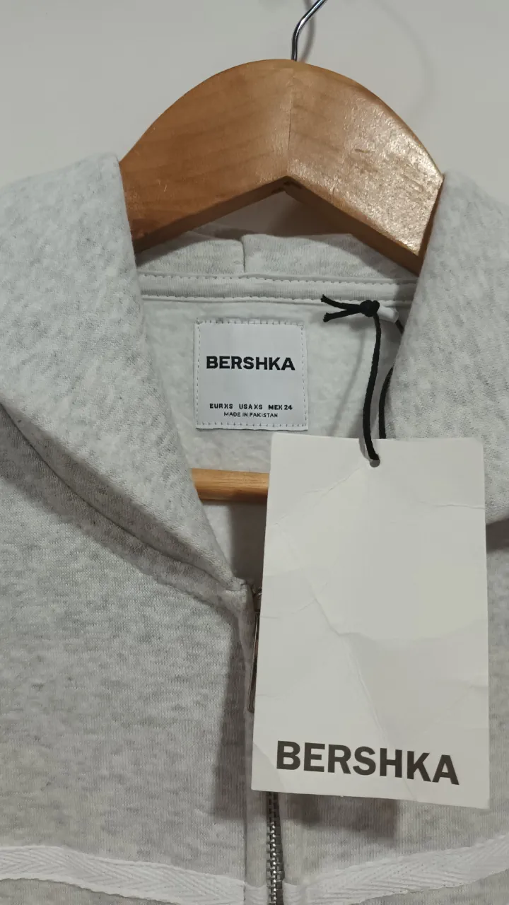Buzo Bershka - imagen 5