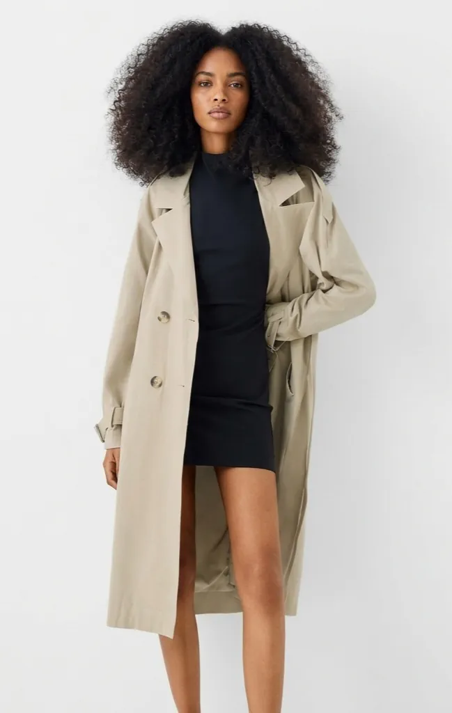 Trench Bershka · Talle L