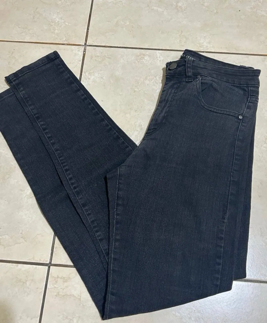 TUCCI JEANS · Talle MEX/ARG 27