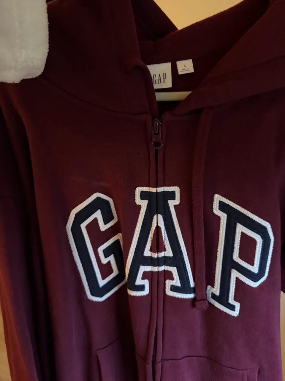 Buzo GAP - imagen 1