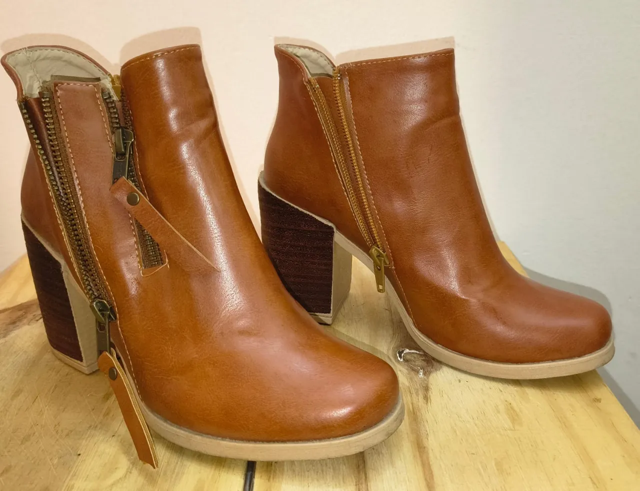 Botas No sé exactamente la marca - imagen 1