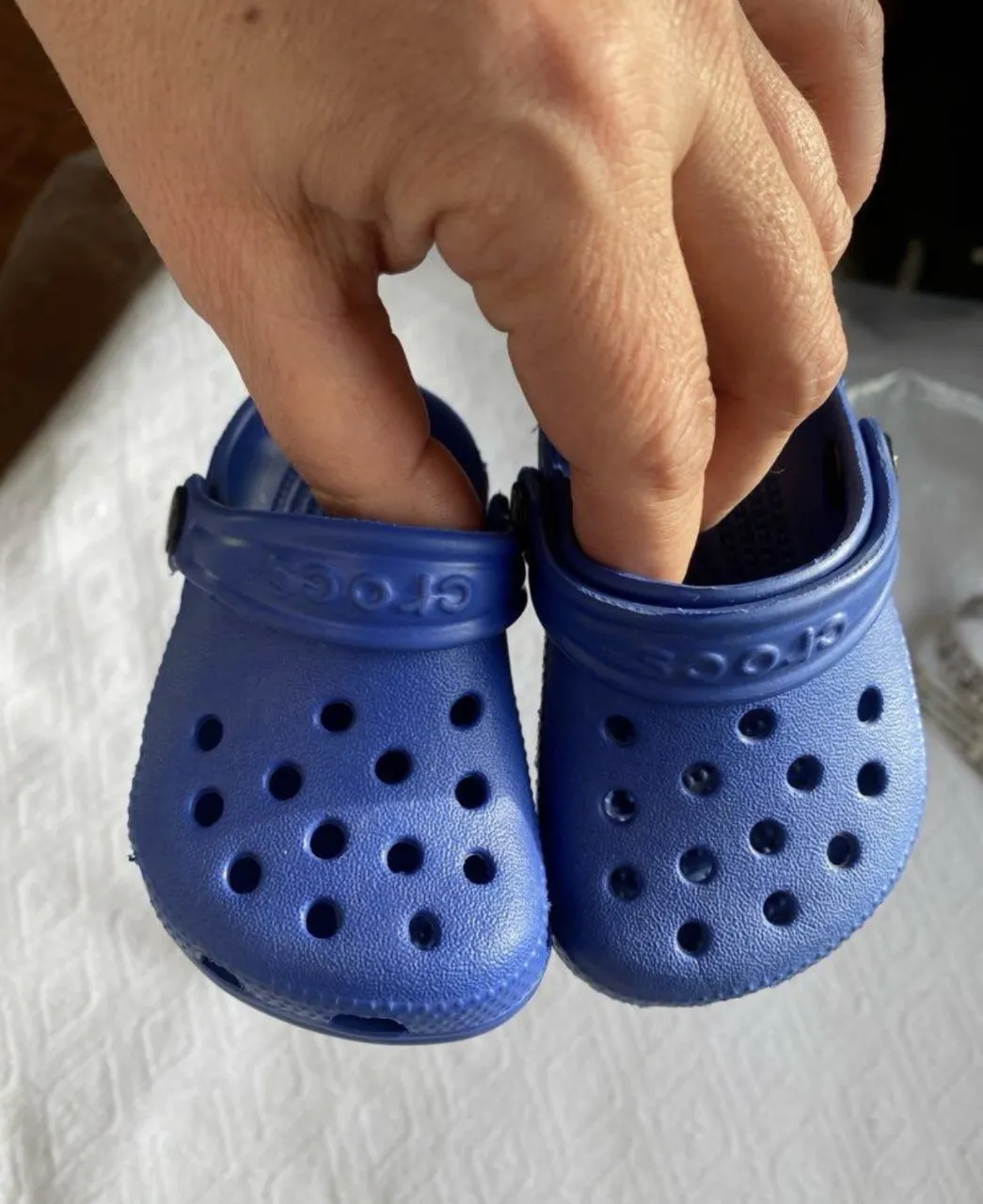 Sandalias Crocs · Talle AR 23