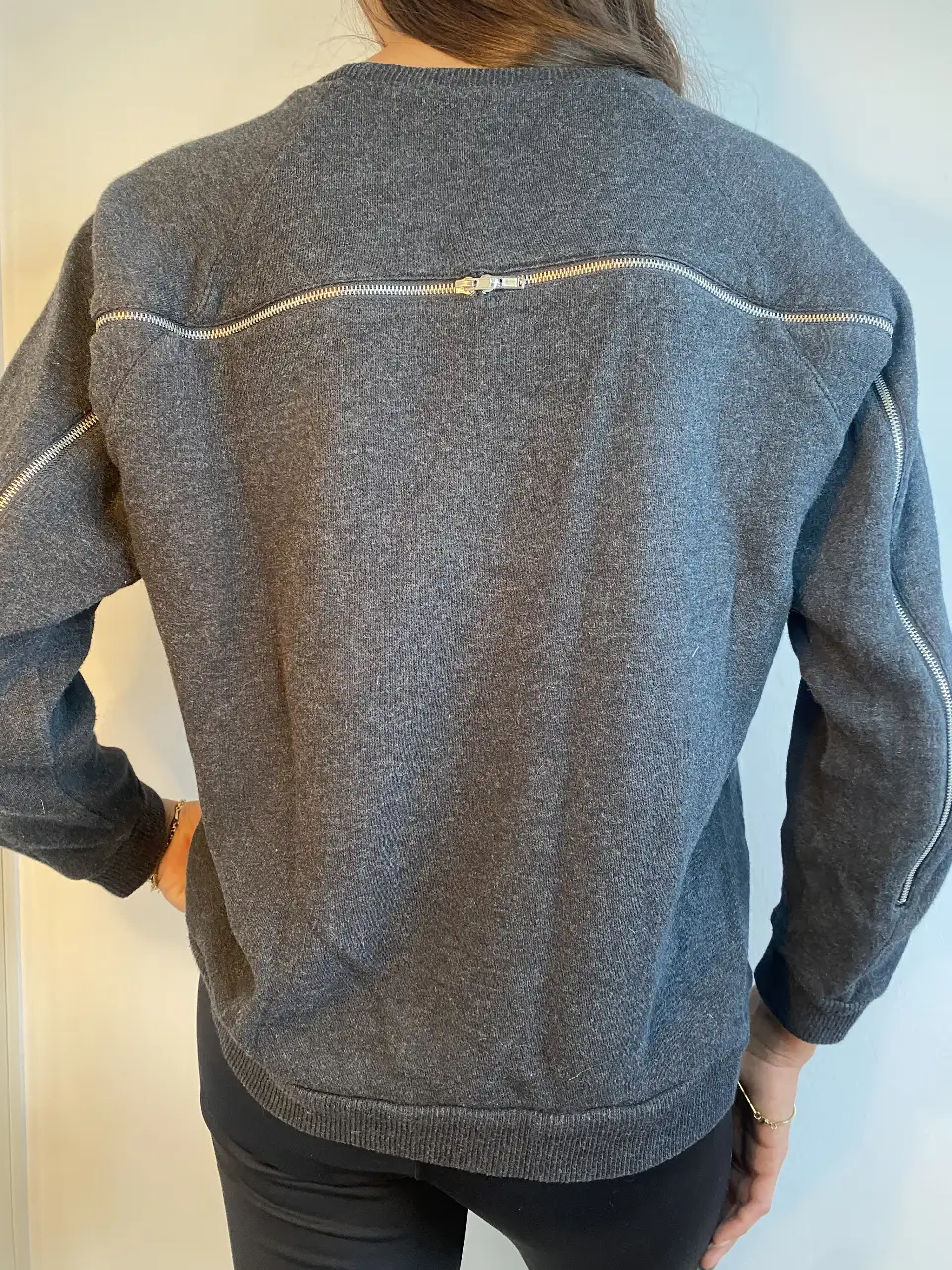 Buzo Forever 21 · Talle M