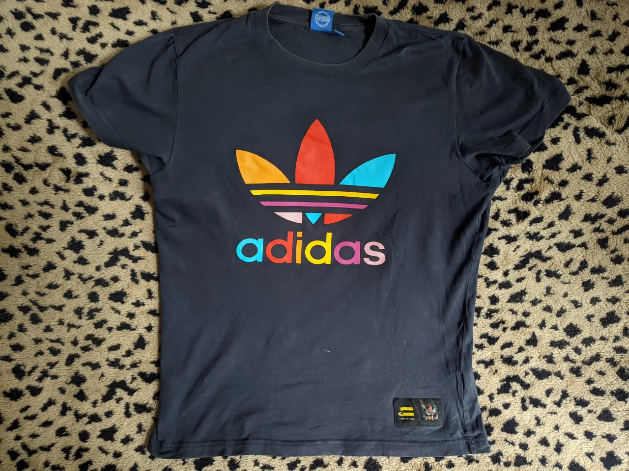 Remera adidas · Talle L