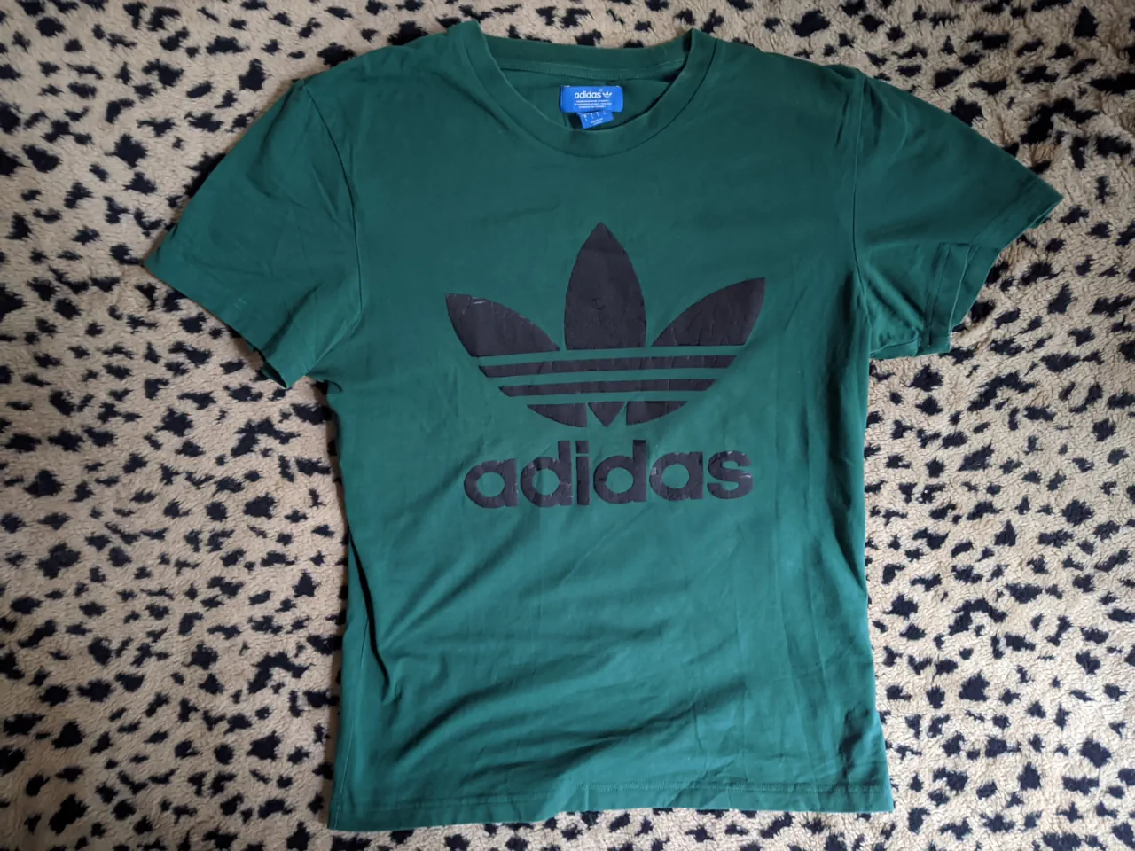 Remera adidas · Talle L