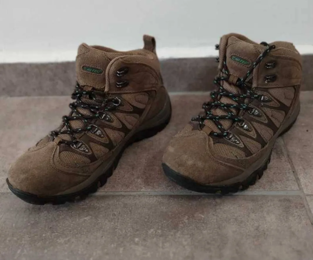 Botas HI-TEC · Talle AR 39