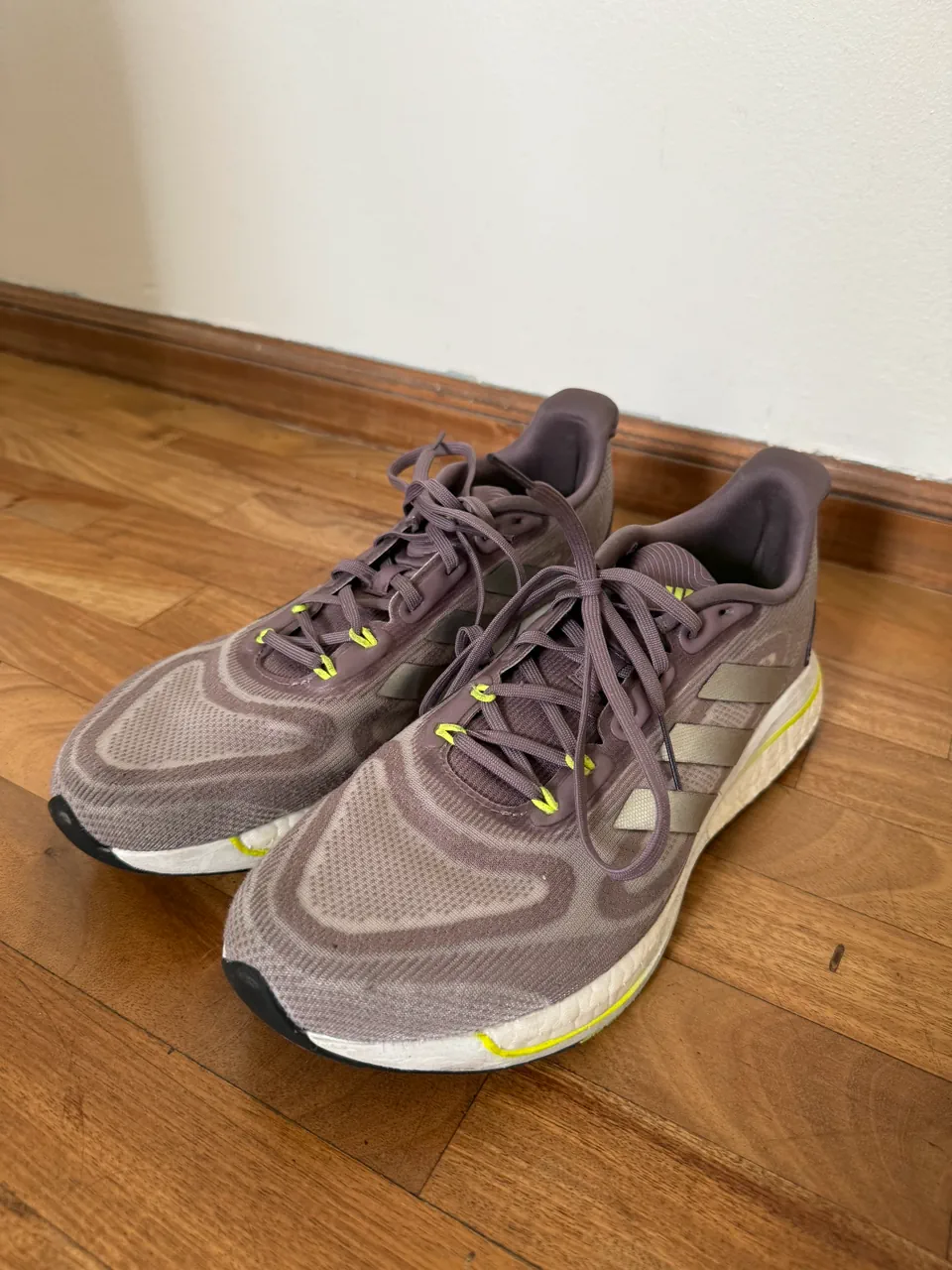 adidas · Talle AR 39