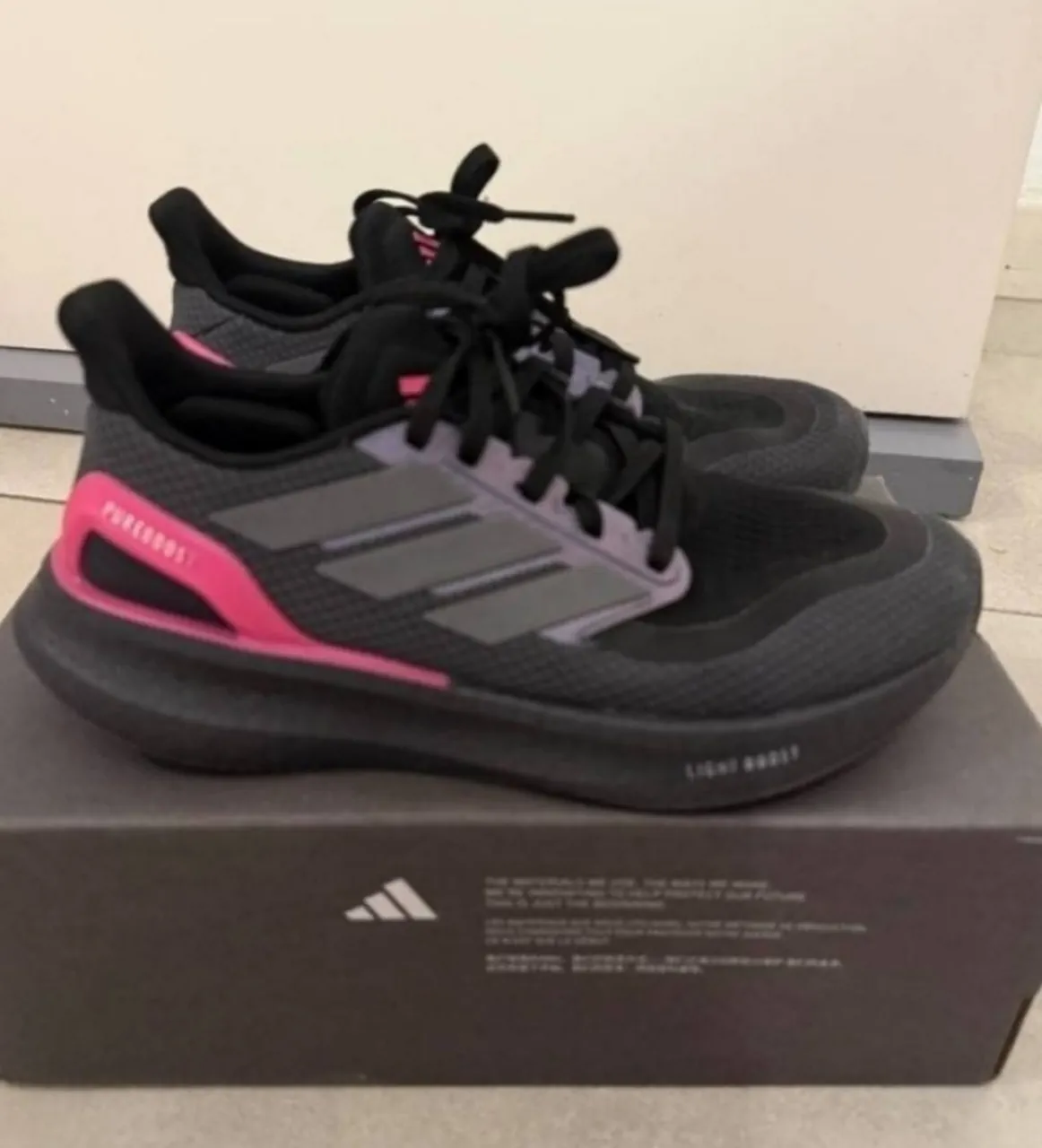 adidas · Talle AR 37