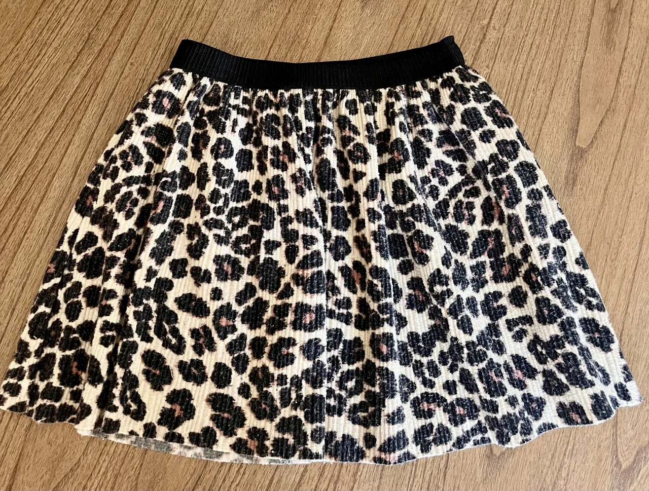 Pollera corta Zara · Talle 7 años / 122 cm