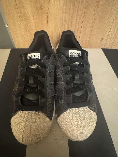adidas · Talle US 6