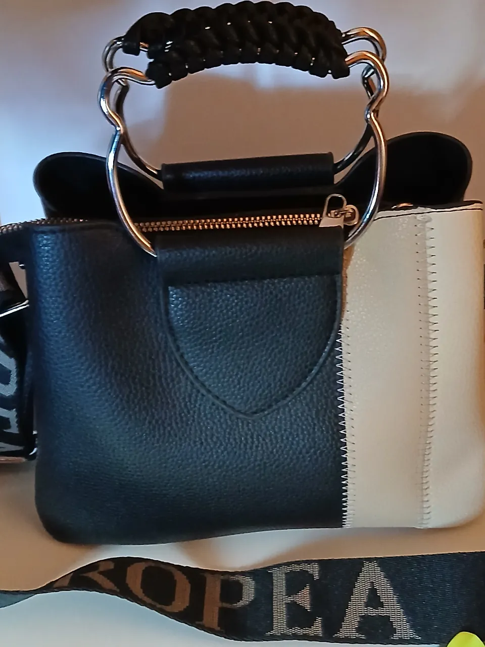 Cartera Tropea