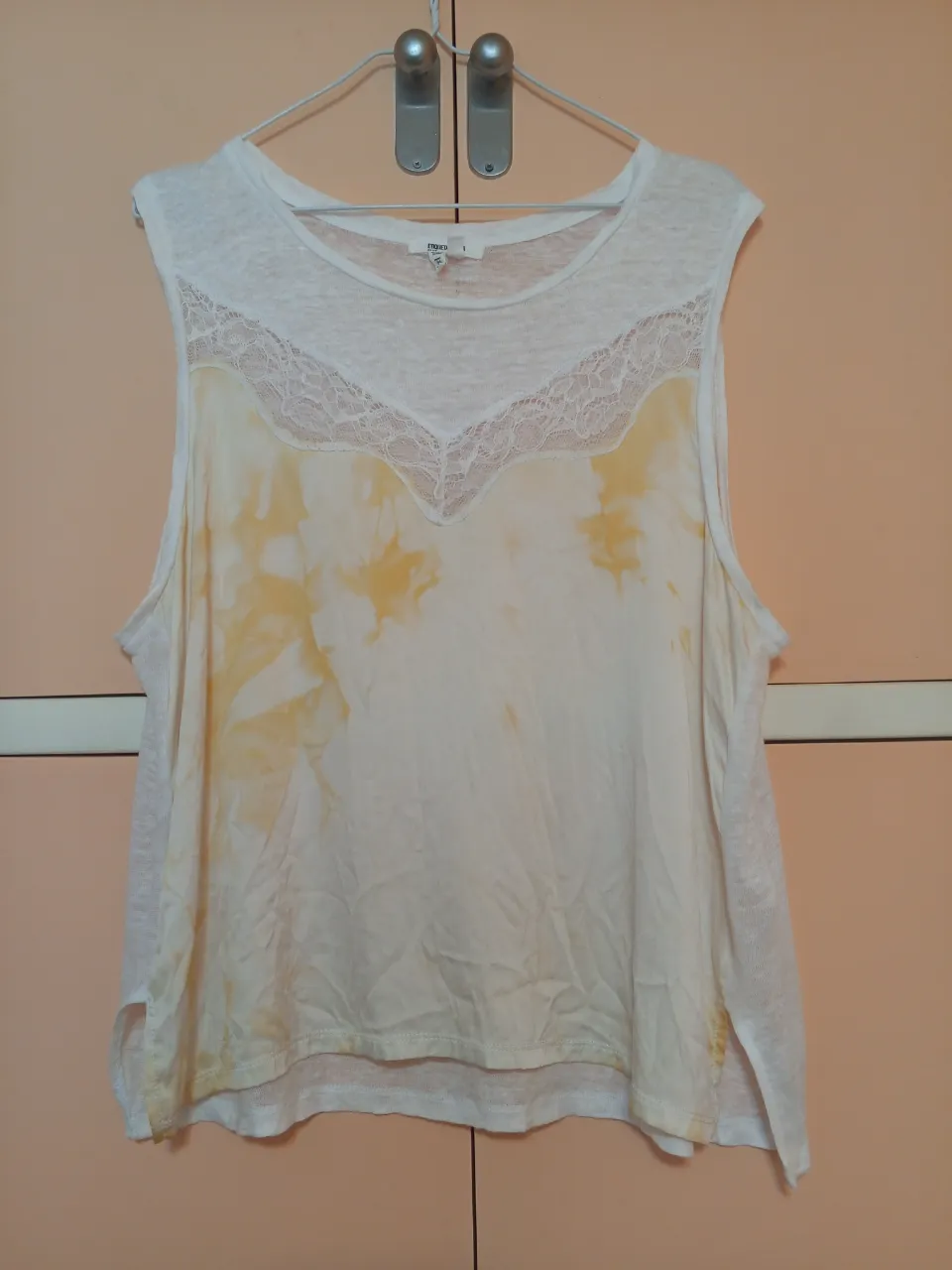 Musculosa Etiqueta Negra · Talle L