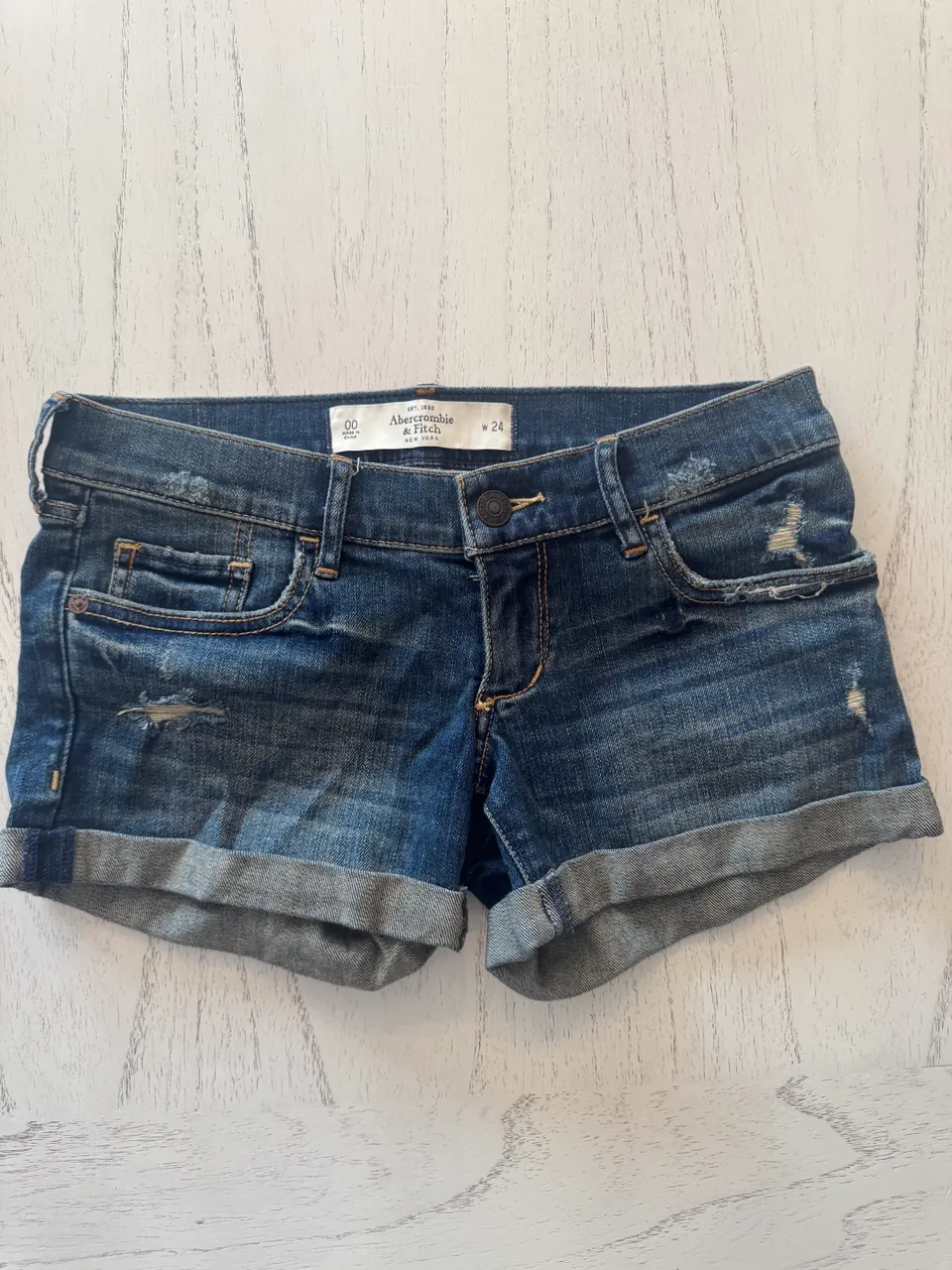 Abercrombie & Fitch · Talle US 24
