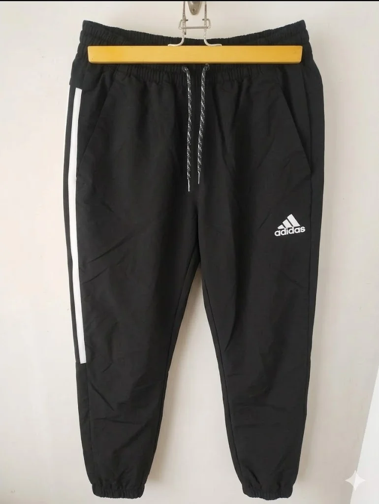 Pantalón adidas - imagen 1