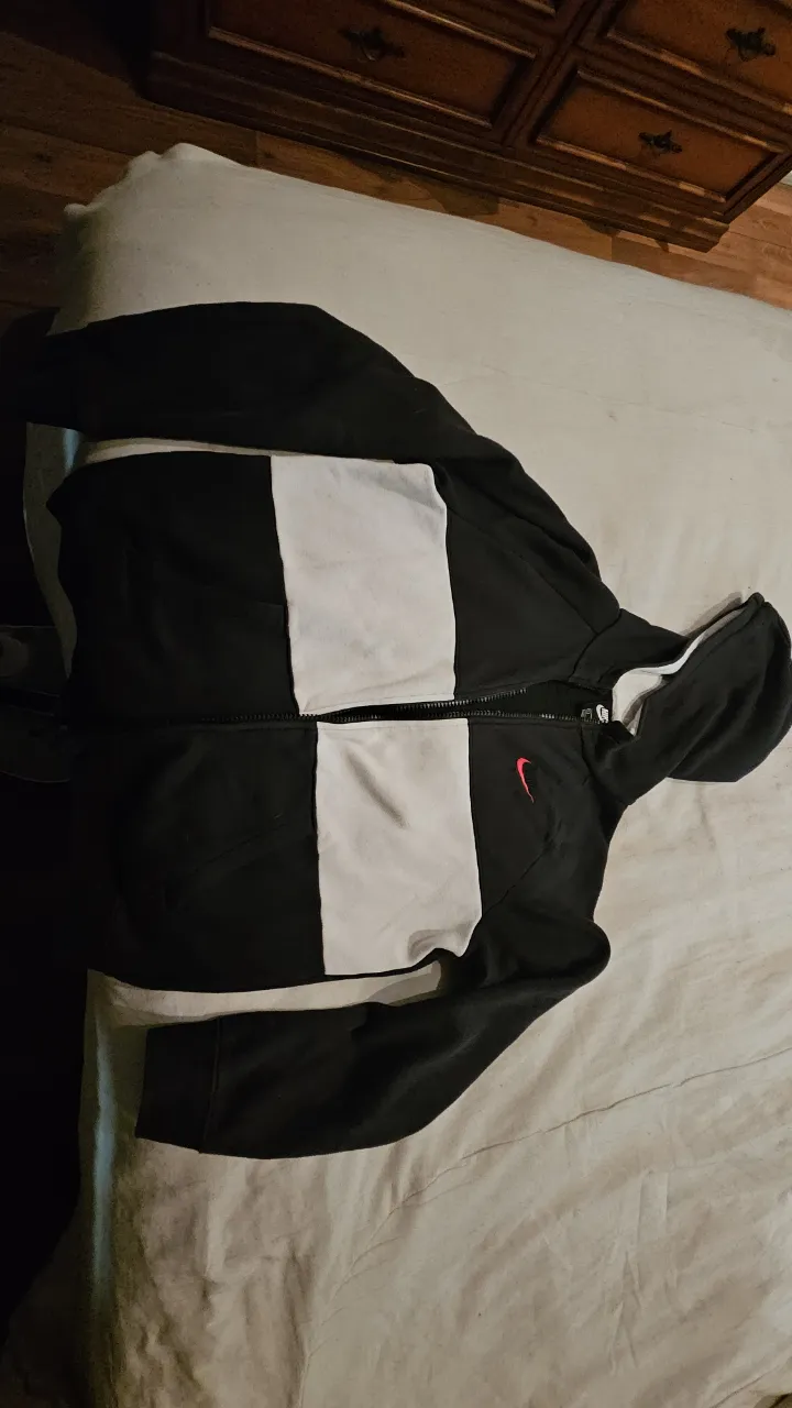Buzo Nike · Talle 16 años / 176 cm