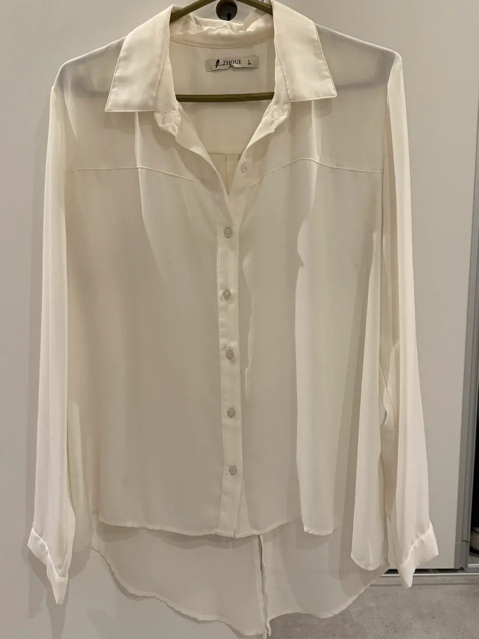 Camisa Zhoue · Talle L