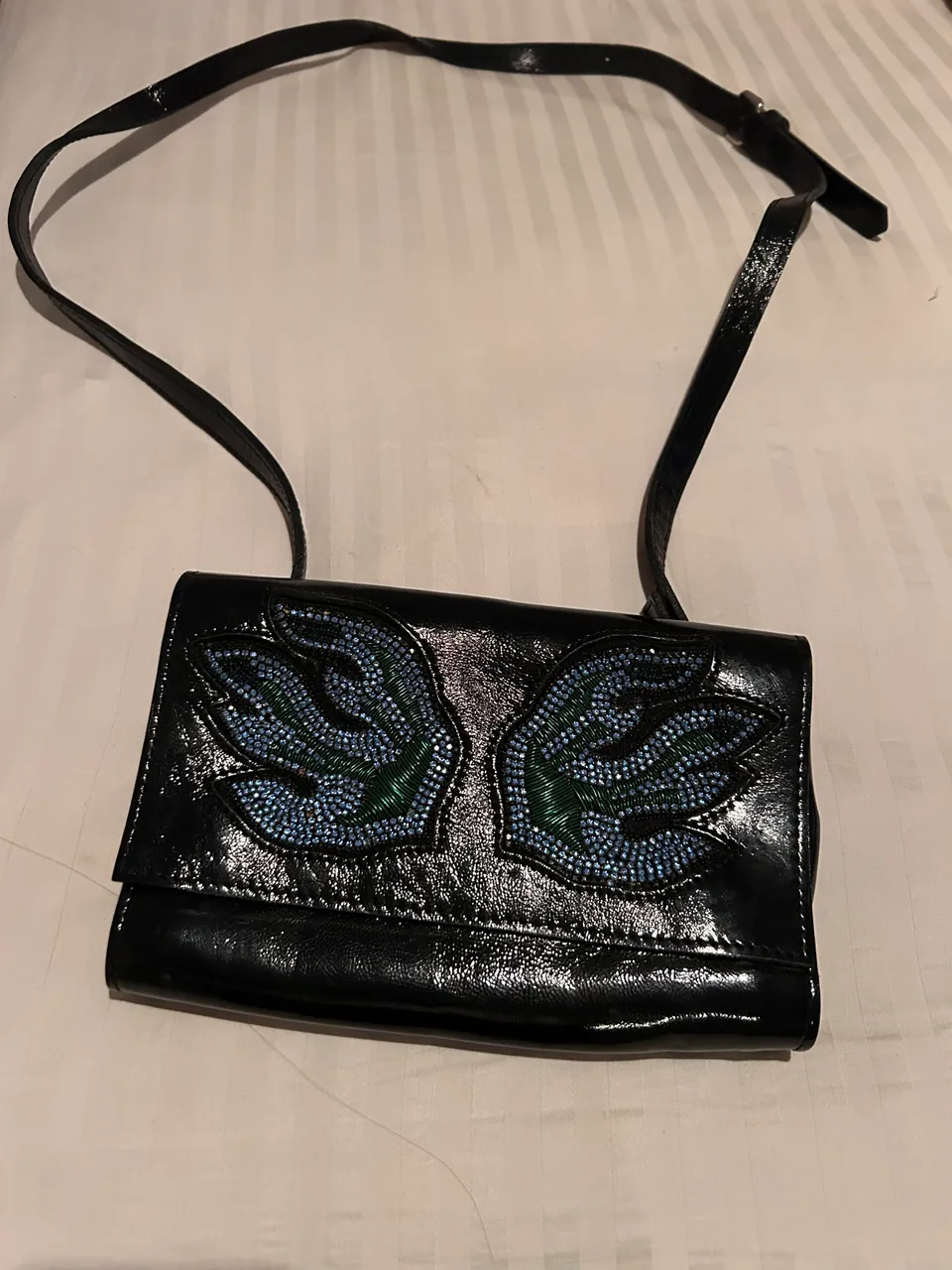 Cartera Jazmín Chebar