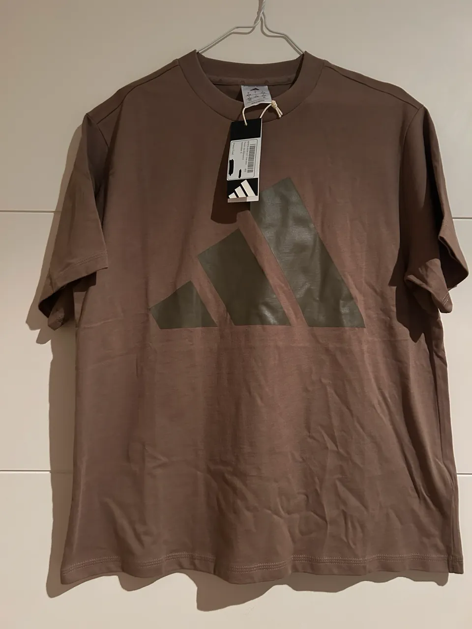 Remera adidas · Talle L