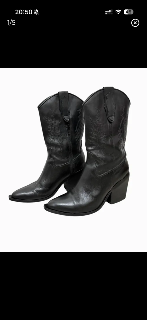 Botas A ≠ · Talle AR 36