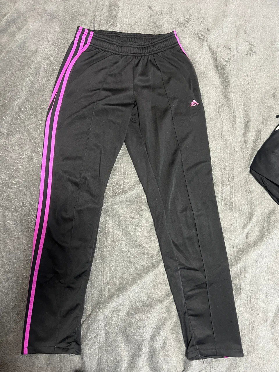 Pantalón adidas - imagen 1