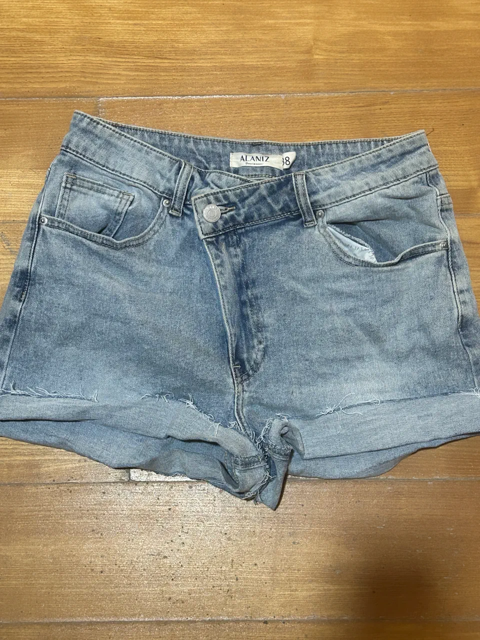 Short Alaniz - imagen 1