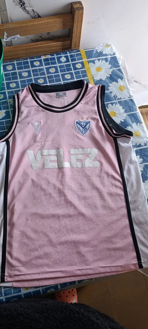 Ropa deportiva Macron - imagen 1