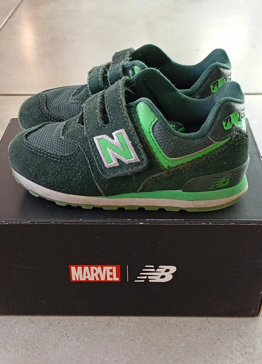 Zapatillas New Balance · Talle AR 25