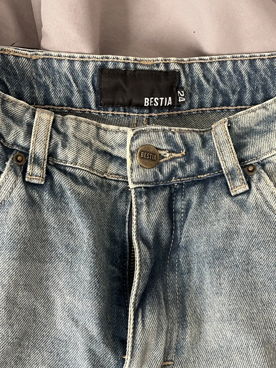 Jean Bestia - imagen 1