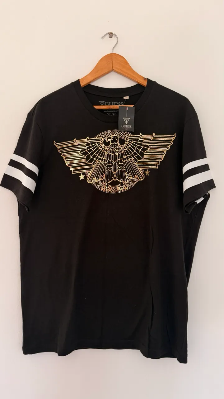 Remera GUESS · Talle XL