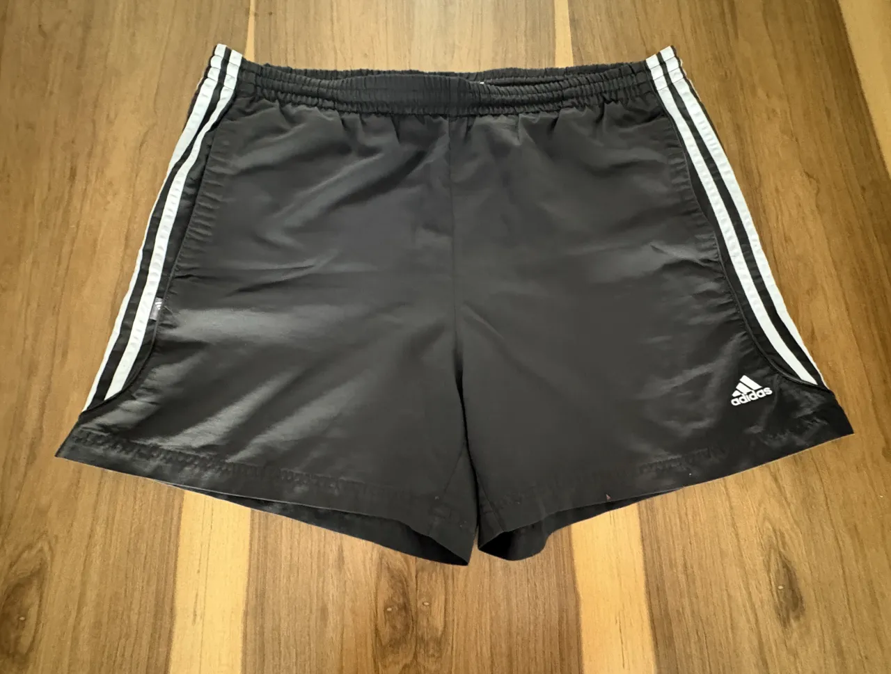 Short adidas · Talle XL