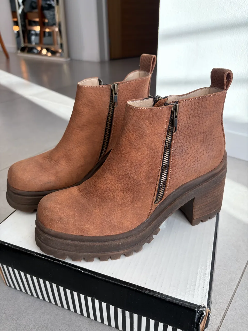 Botas A ≠ - imagen 1