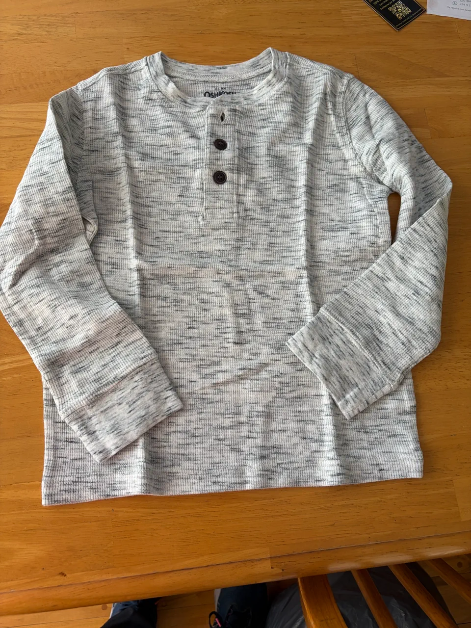 Remera Oshkosh · Talle 5 años / 110 cm