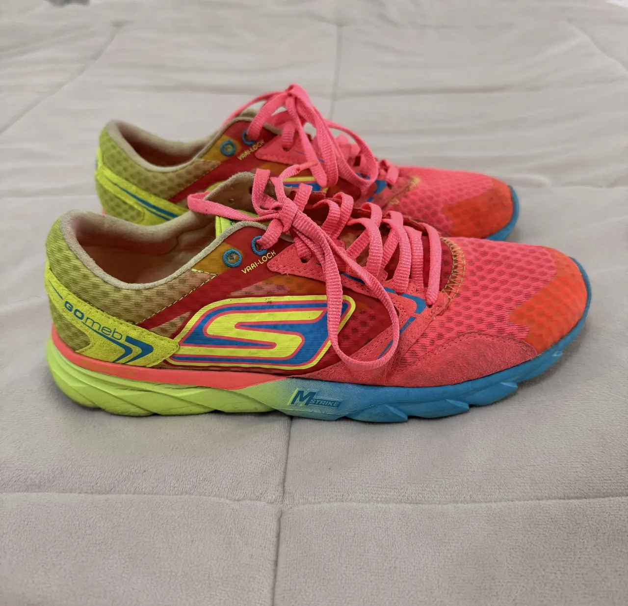 Skechers · Talle EU 38