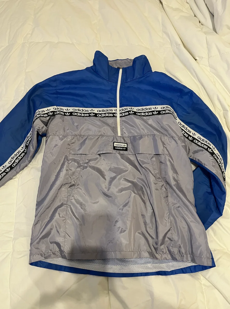 adidas · Talle L